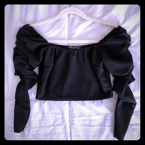 Black puff sleeve crop top